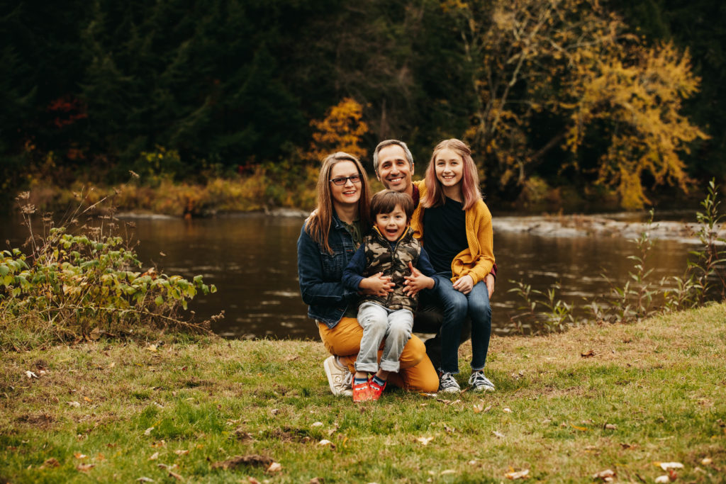 Vt Photography. A Vermont family photo session near the Lamoille River.